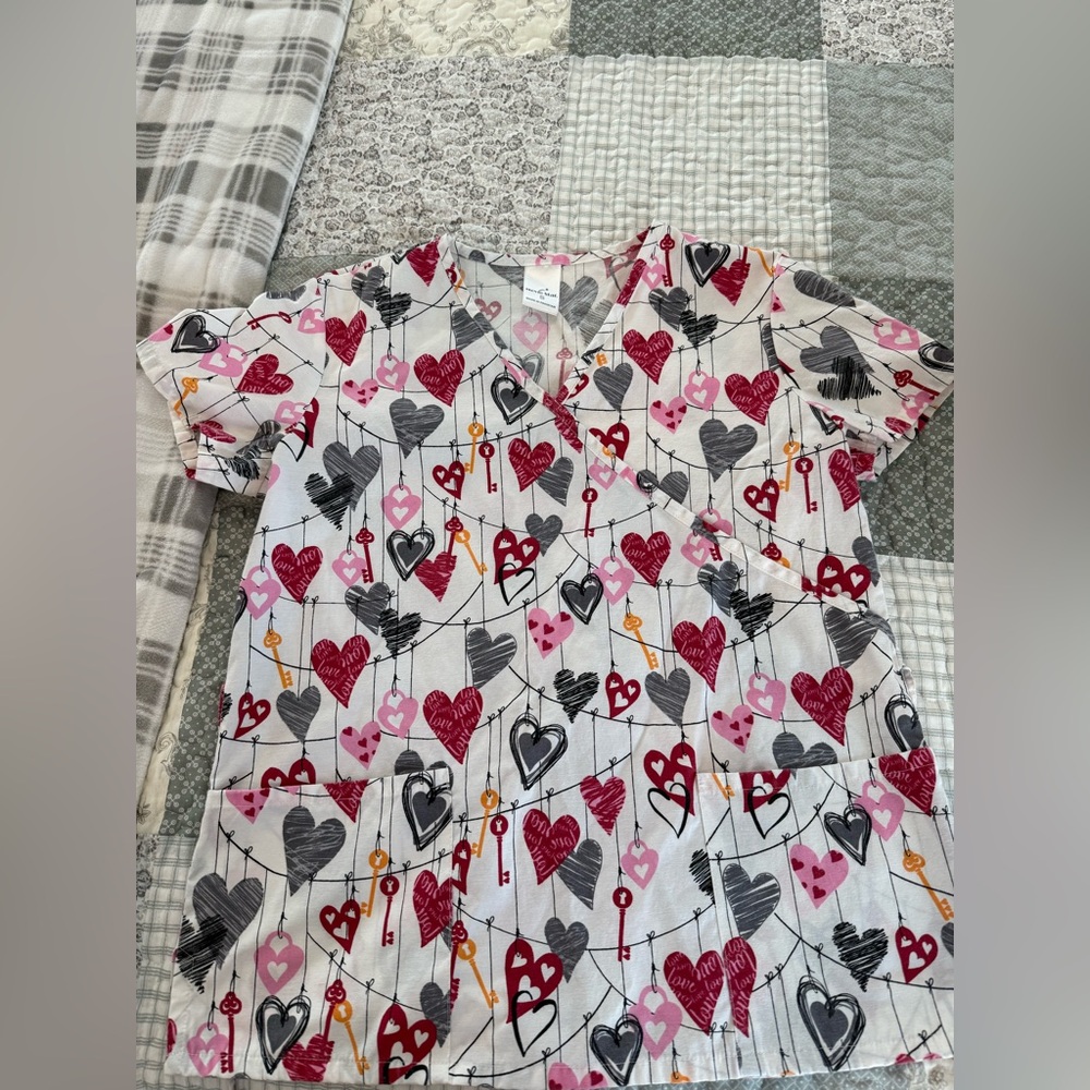 Valentine’s scrub top. Women’s size small. Tie back.